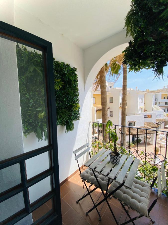 Luminoso Apartamento Para Dos Personas En Cabopino Marbella Exterior photo